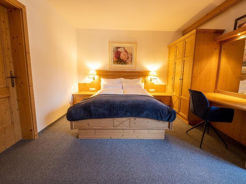Sl Hotel image