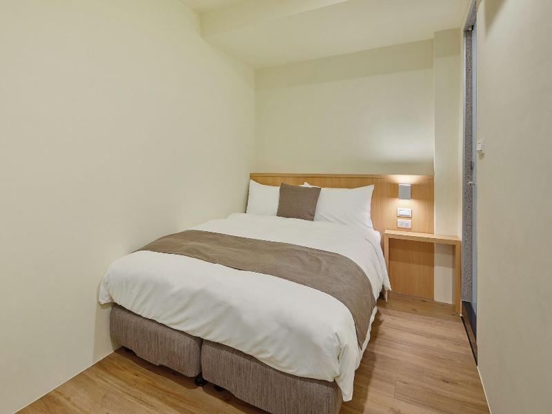 Stay Easy Inn image