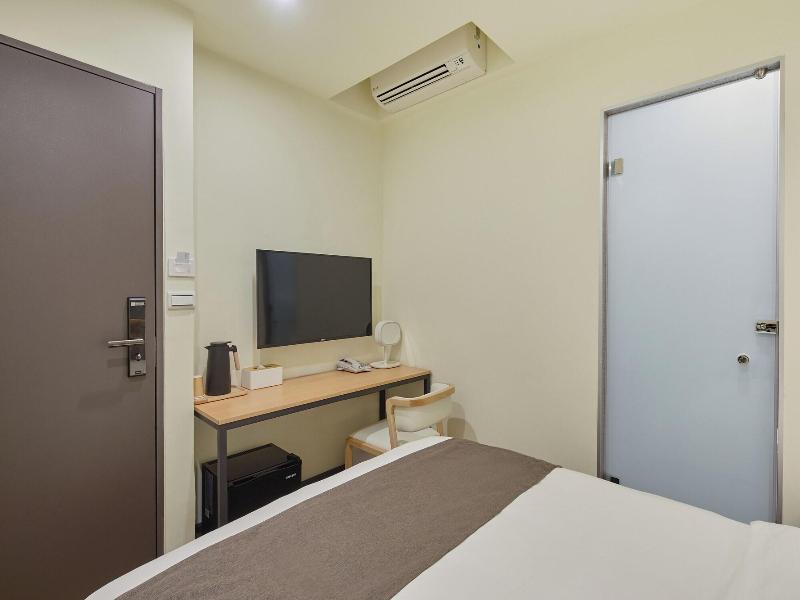 Stay Easy Inn image