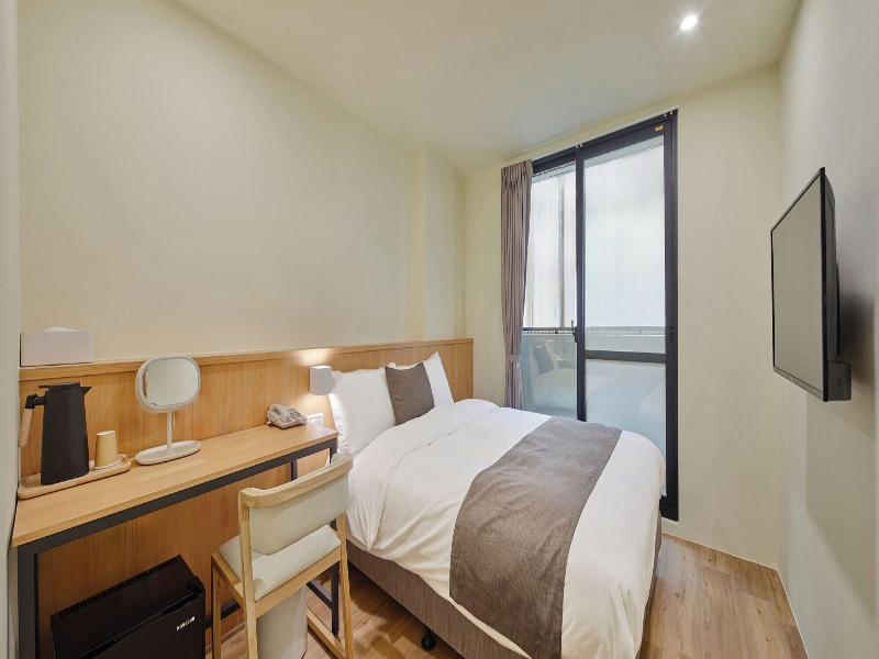 Stay Easy Inn image