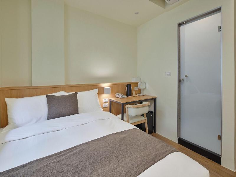 Stay Easy Inn image