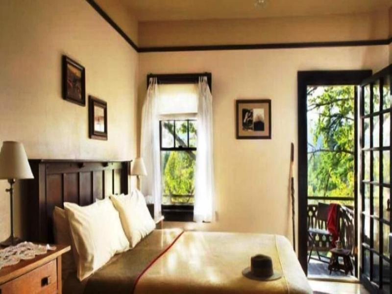 Belton Chalet image