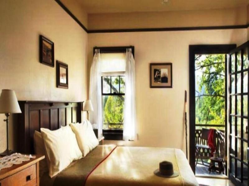 Belton Chalet image