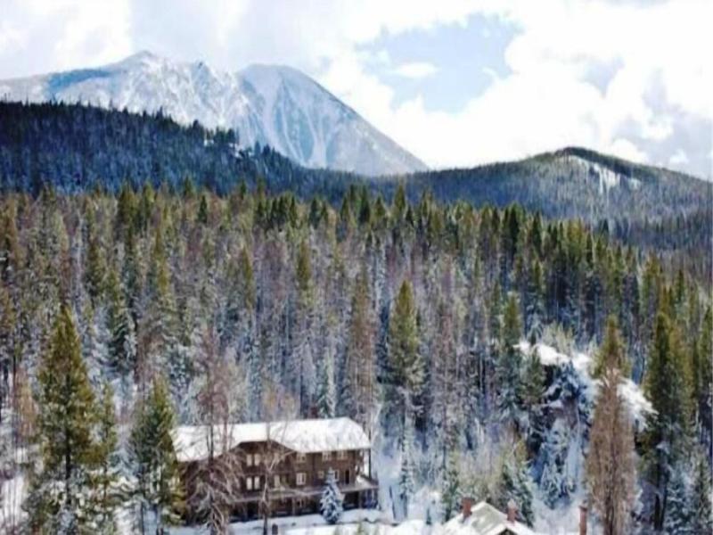 Belton Chalet image