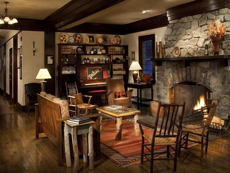 Belton Chalet image