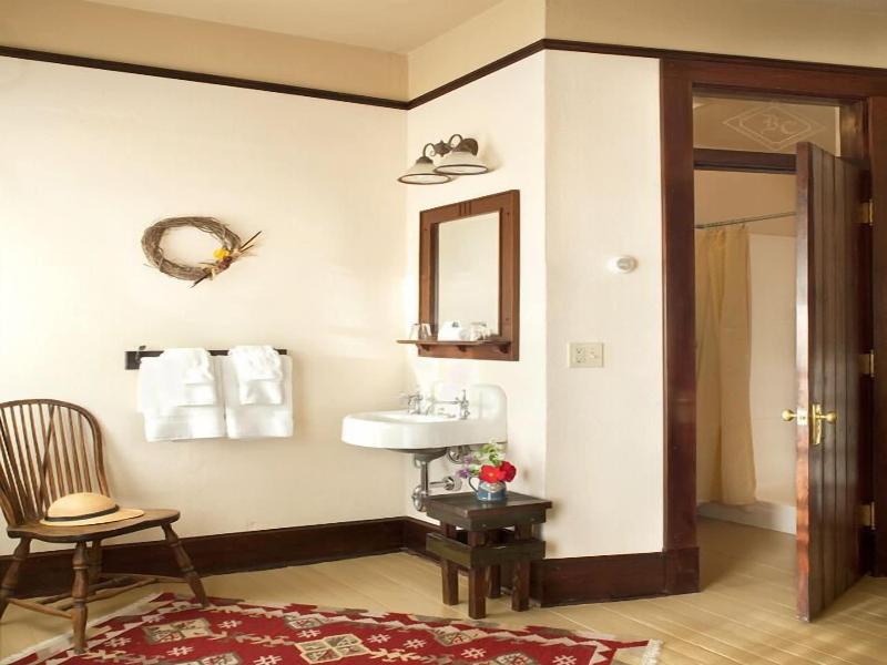 Belton Chalet image