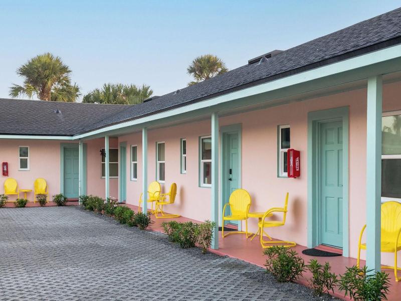 Haleys Court Boutique Motel image