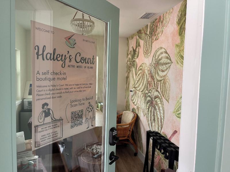 Haleys Court Boutique Motel image