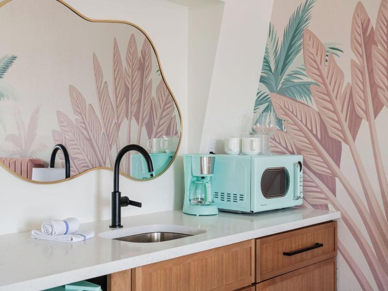 Haleys Court Boutique Motel image