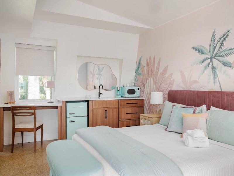 Haleys Court Boutique Motel image