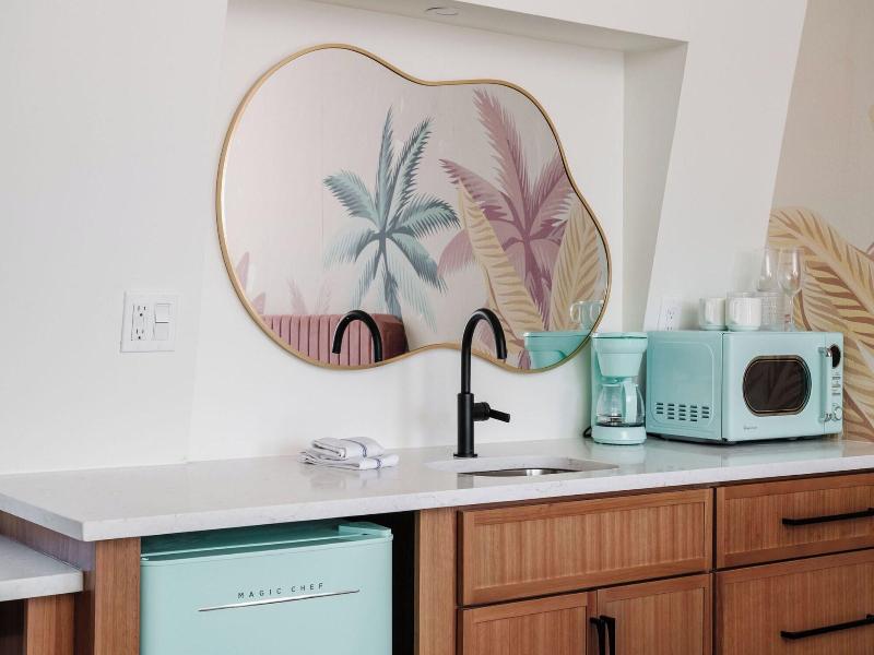 Haleys Court Boutique Motel image