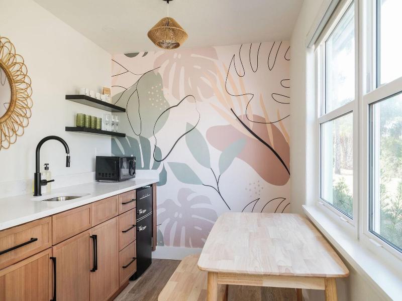 Haleys Court Boutique Motel image