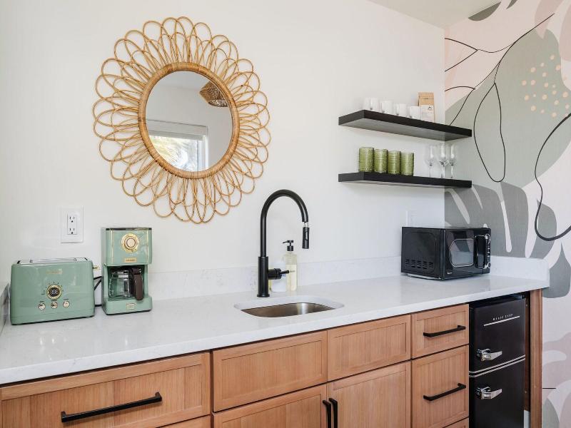 Haleys Court Boutique Motel image