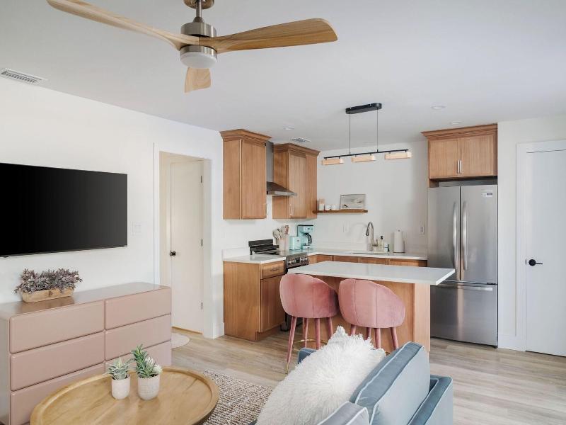 Haleys Court Boutique Motel image