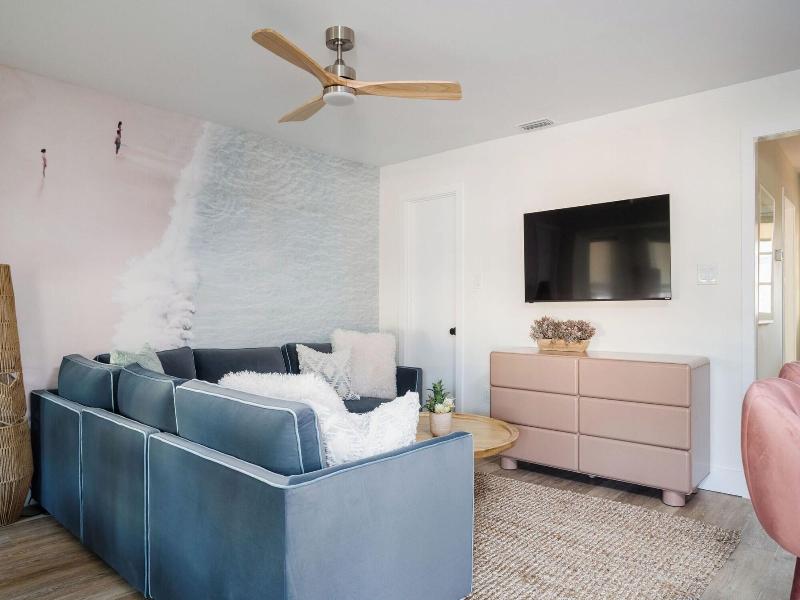 Haleys Court Boutique Motel image
