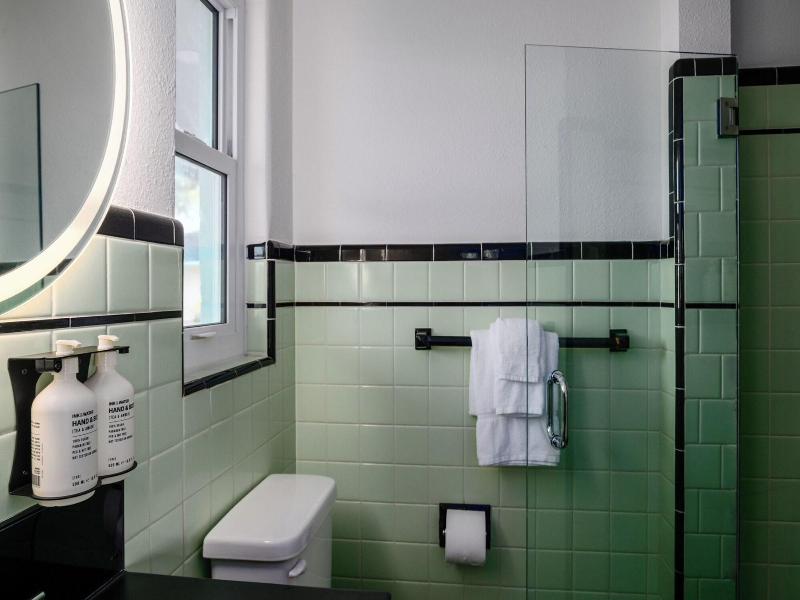 Haleys Court Boutique Motel image