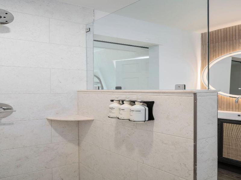Haleys Court Boutique Motel image