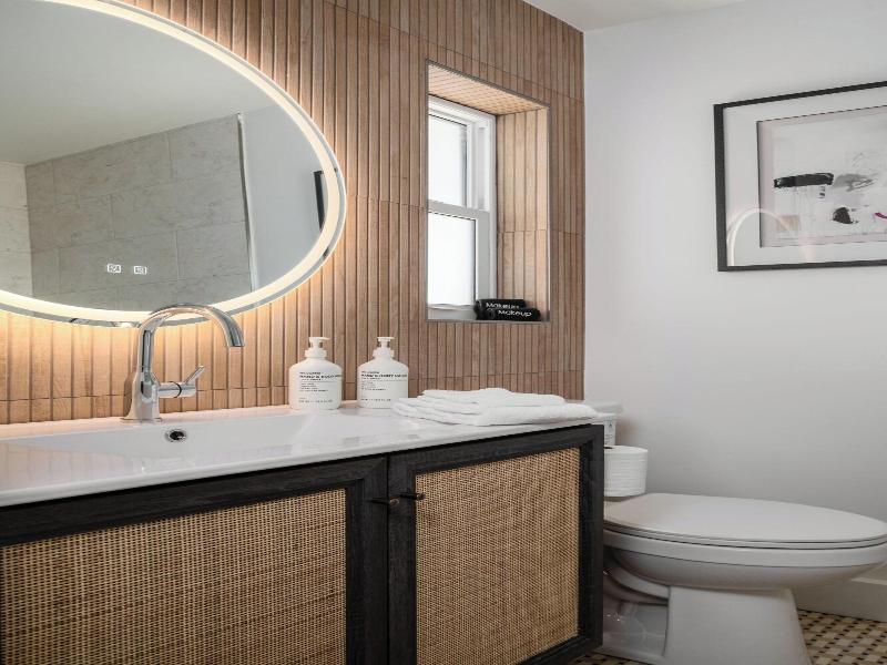 Haleys Court Boutique Motel image