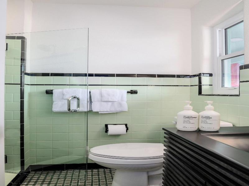 Haleys Court Boutique Motel image