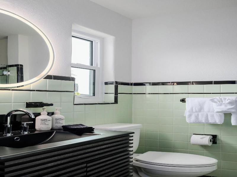 Haleys Court Boutique Motel image
