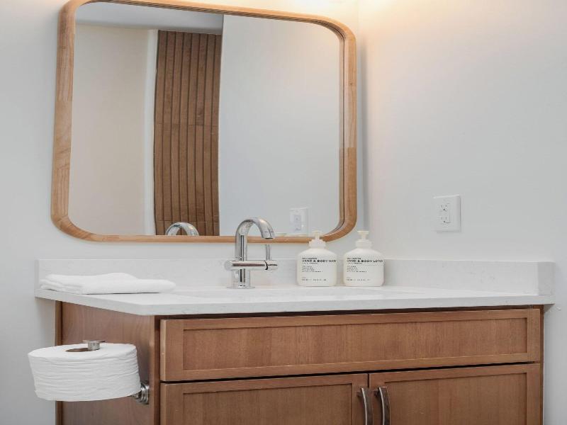 Haleys Court Boutique Motel image