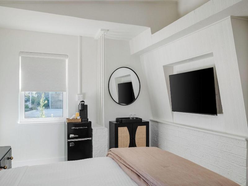 Haleys Court Boutique Motel image