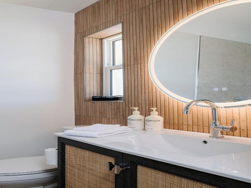 Haleys Court Boutique Motel image