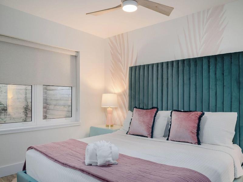 Haleys Court Boutique Motel image