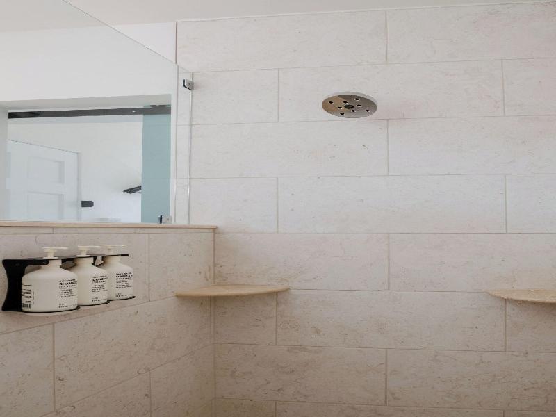 Haleys Court Boutique Motel image