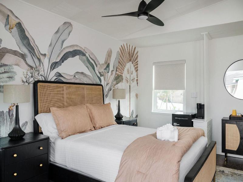 Haleys Court Boutique Motel image
