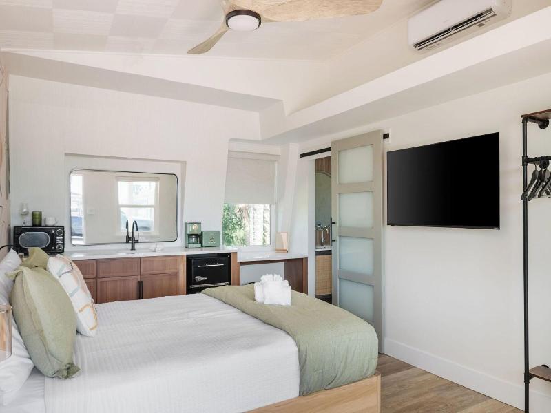 Haleys Court Boutique Motel image