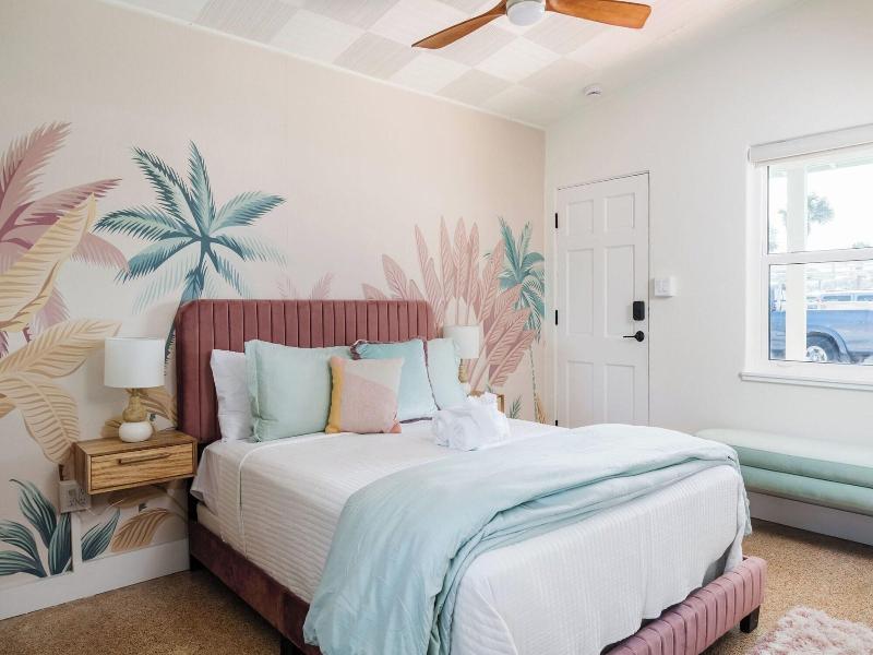 Haleys Court Boutique Motel image