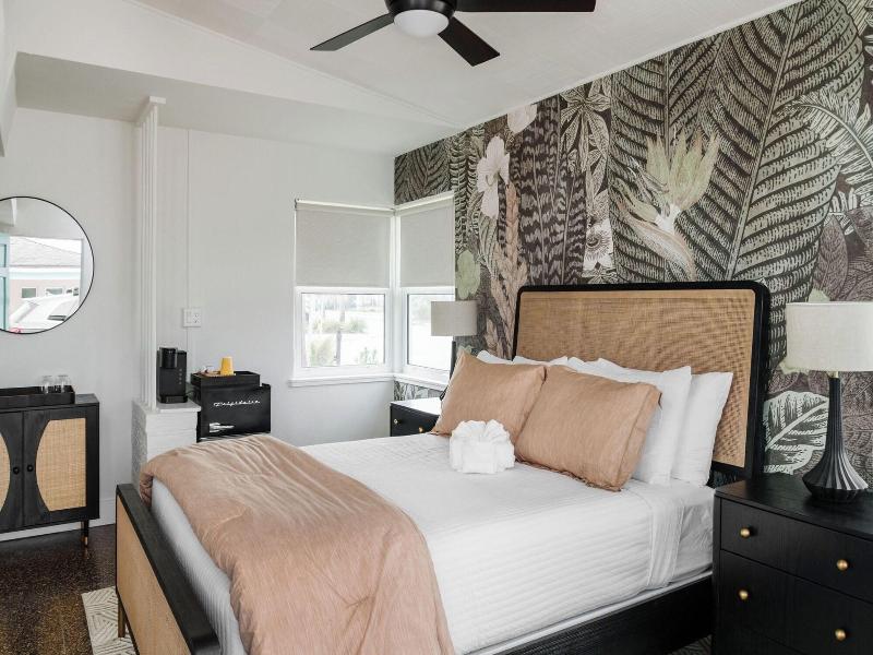 Haleys Court Boutique Motel image
