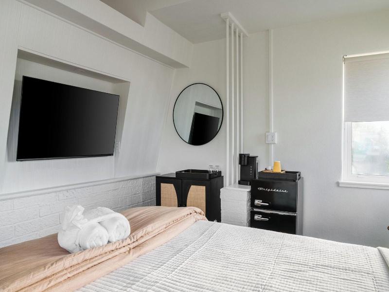 Haleys Court Boutique Motel image