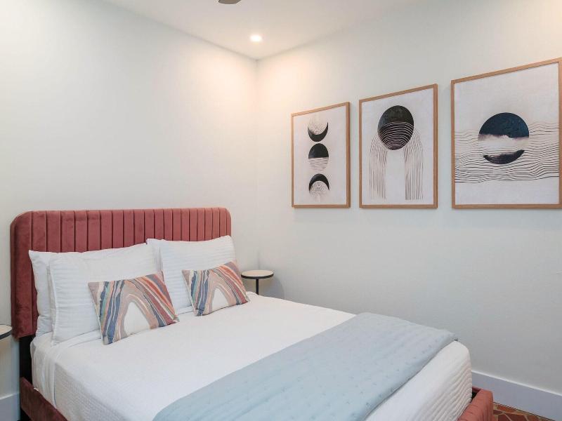 Haleys Court Boutique Motel image