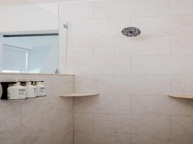 Haleys Court Boutique Motel image