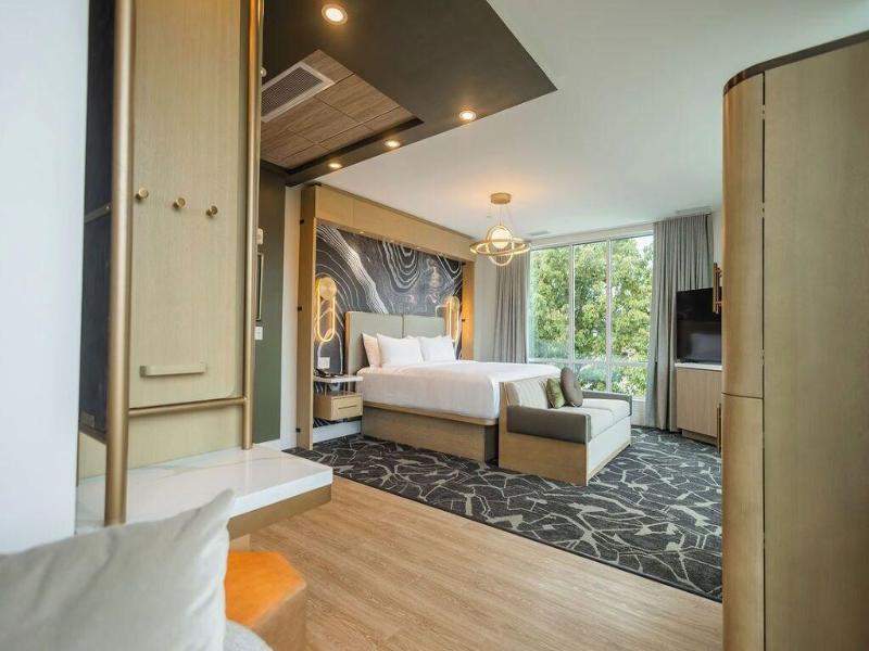Posh On Kirkwood A Boutique Hotel image