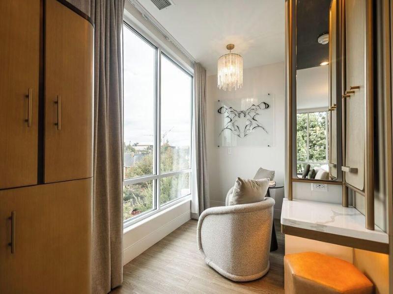 Posh On Kirkwood A Boutique Hotel image
