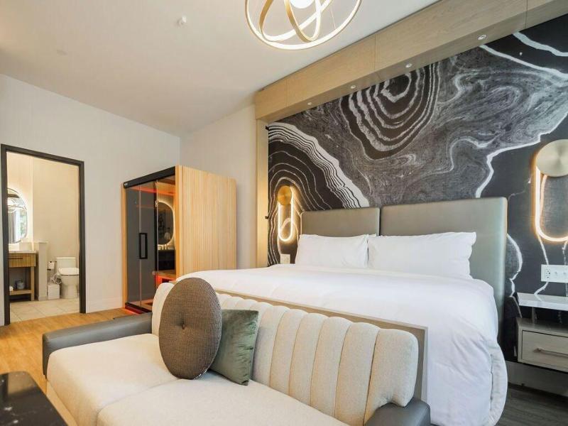 Posh On Kirkwood A Boutique Hotel image