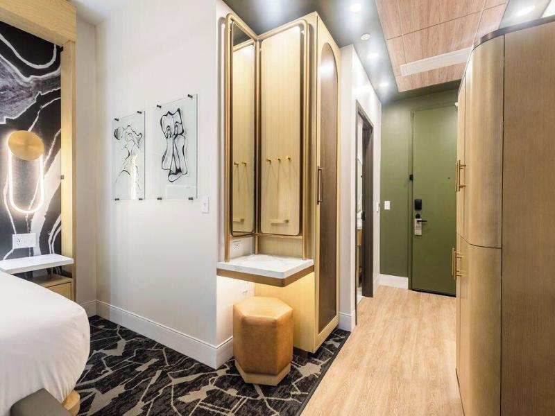 Posh On Kirkwood A Boutique Hotel image