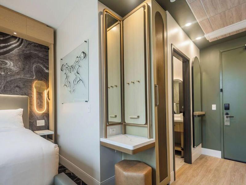 Posh On Kirkwood A Boutique Hotel image