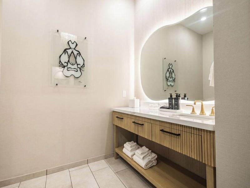 Posh On Kirkwood A Boutique Hotel image