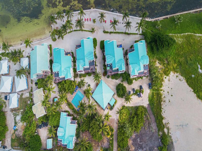 Tres Cocos Resort image