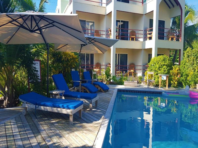 Tres Cocos Resort image