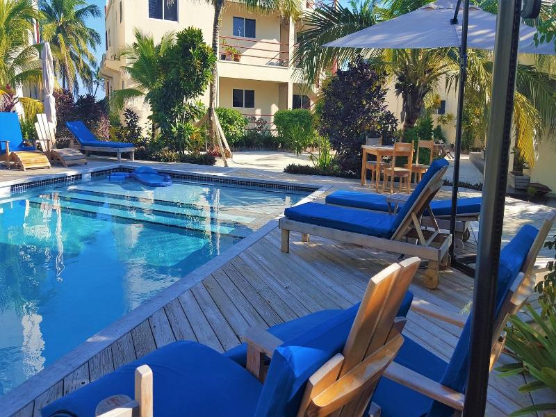 Tres Cocos Resort image