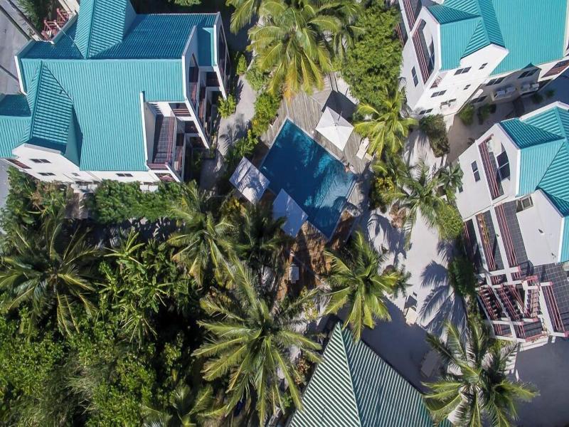 Tres Cocos Resort image