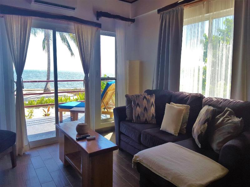 Tres Cocos Resort image