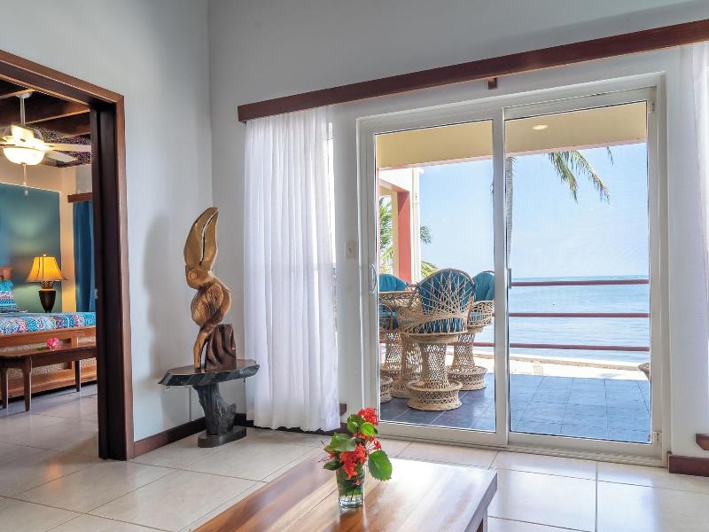 Tres Cocos Resort image
