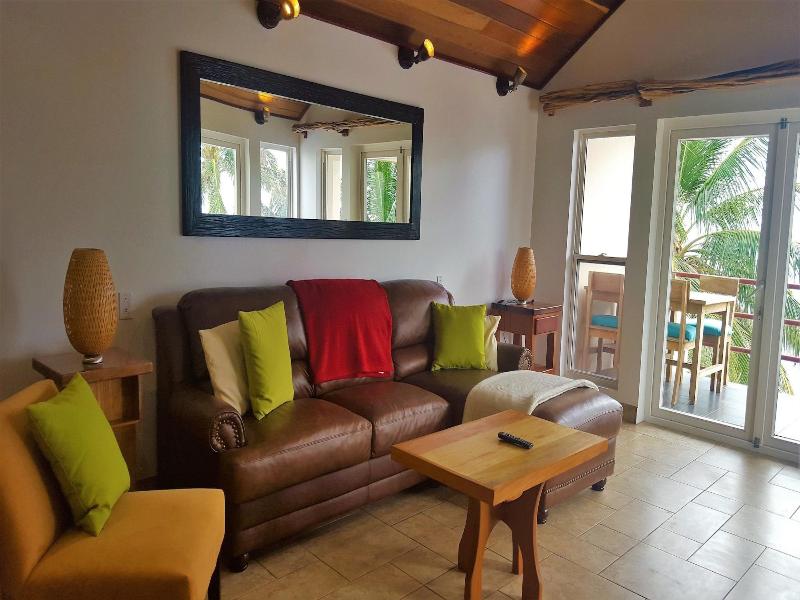 Tres Cocos Resort image
