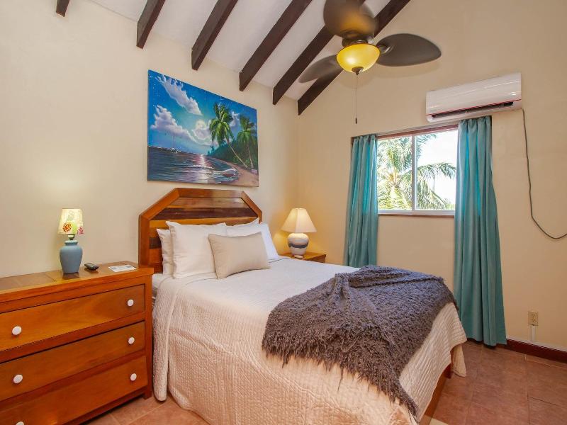 Tres Cocos Resort image